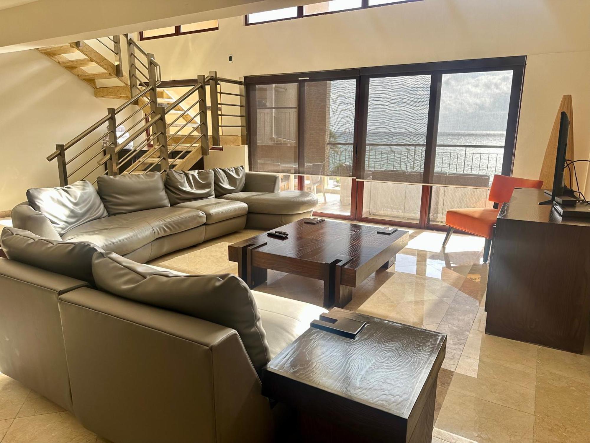 El Faro 302 Coral Penthouse